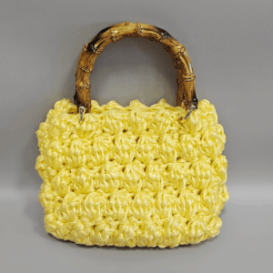 Handgemachte Handtasche mit Bambusgriffen aus Erntegarn (Polypropylen)