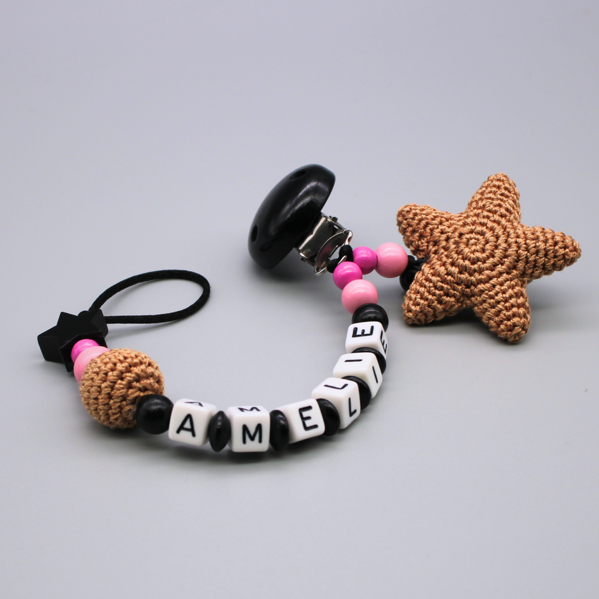 Handgemachte, personalisierte Schnullerkette - Natur/Rosa mit Häkelstern und Motivperle "Stern"